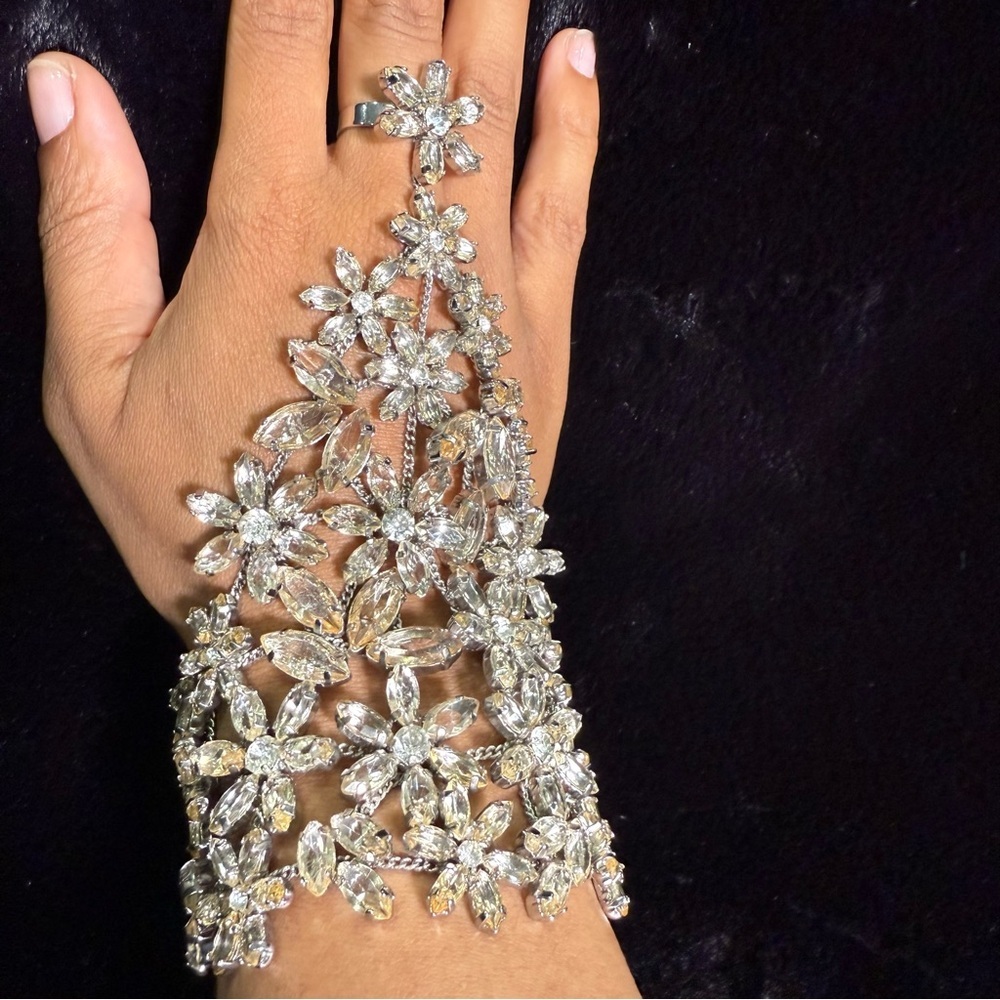 ✨ BCBGMAXAZRIA Crystal Hand Chain Bracelet – Statement Floral Design NWT
